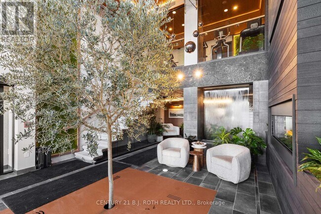 Photo du bâtiment - 15 Kneeshaw Dr