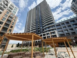 Building Photo - 7950-7950 Bathurst St