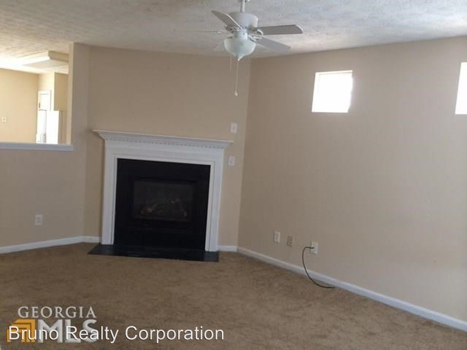 Building Photo - 180 Meadowridge Dr