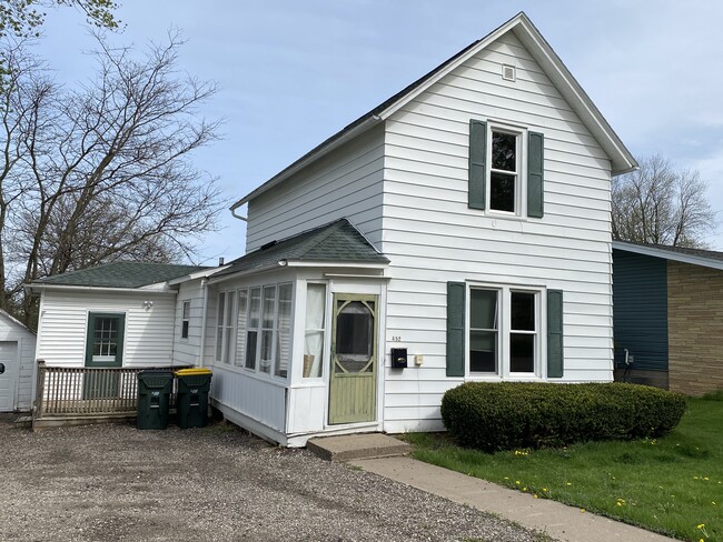 Building Photo - 452 S Jackson St