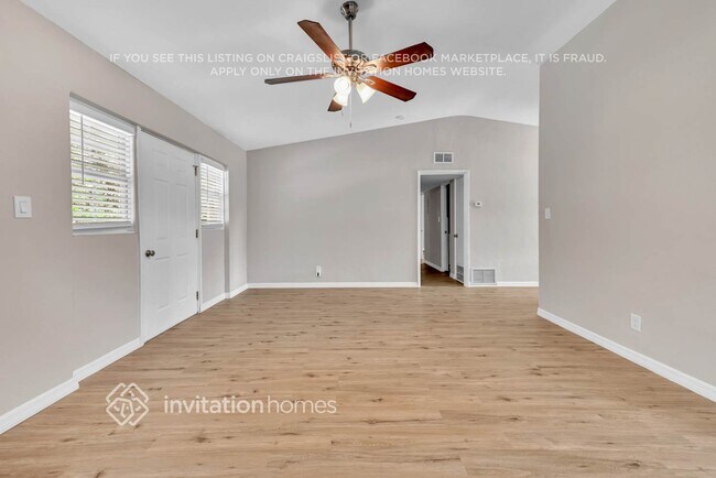 Foto del edificio - 3822 Pine Ridge Rd