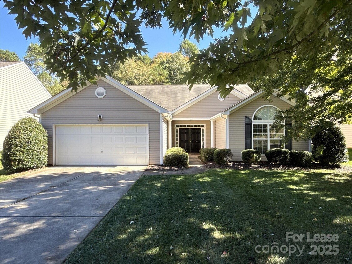 Foto principal - 1697 Lillywood Ln