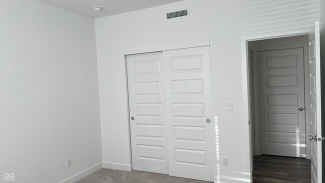 Foto del edificio - 5580 Cherry Hl Dr