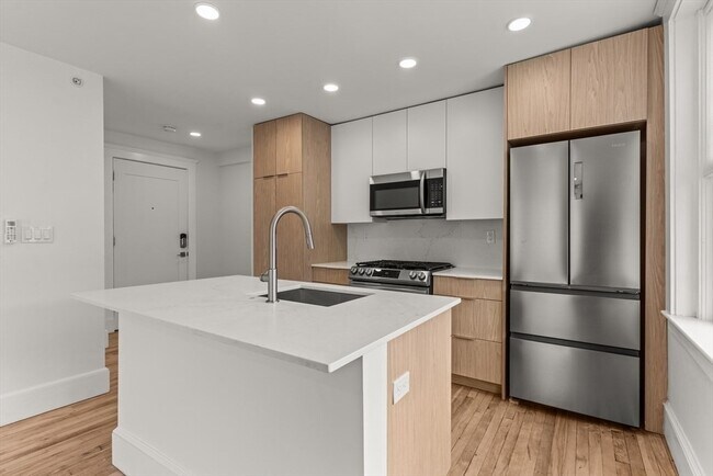 Foto del edificio - 26 Bradlee Rd