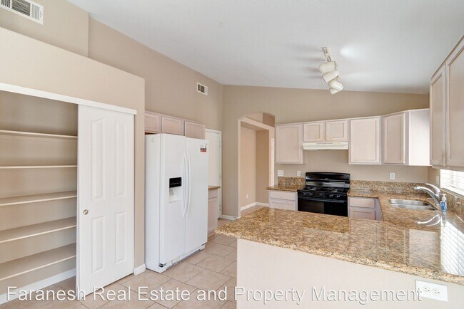 Foto del edificio - 3 br, 2 bath House - 844 Rainbow Rock St