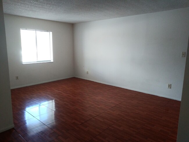 Photo - 127 Springwood Cir Townhome