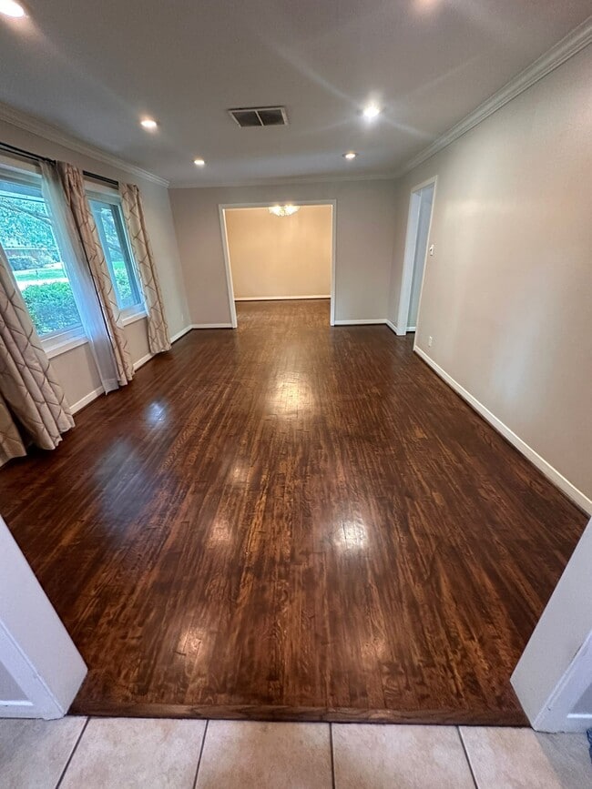 Building Photo - 4422 Nenana Dr