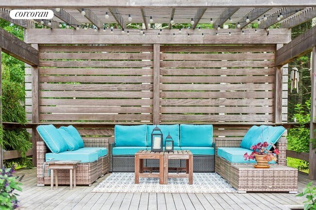 Building Photo - 165 Swamp Rd