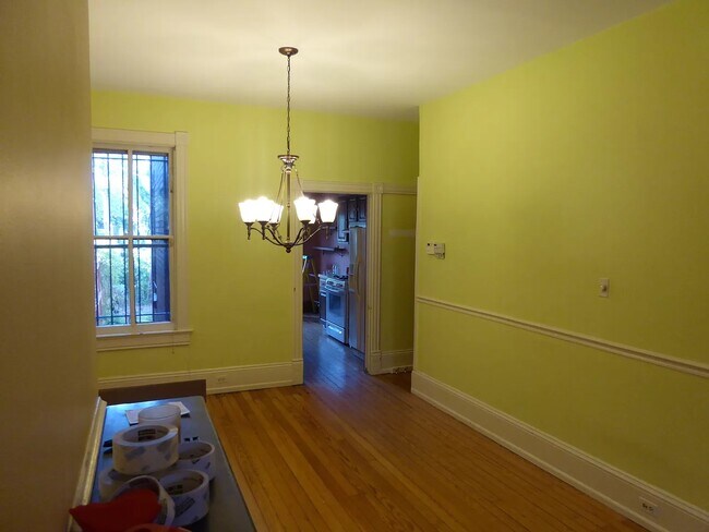 Building Photo - 1105 C St NE