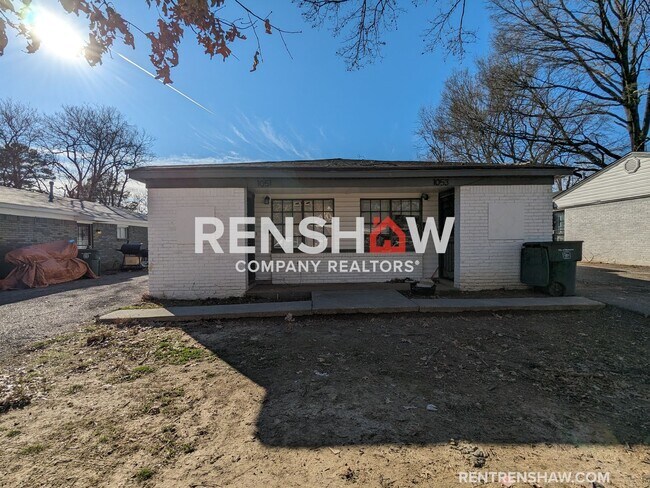 Building Photo - Modern 2 bed/1 bath DUPLEX unit Available ...