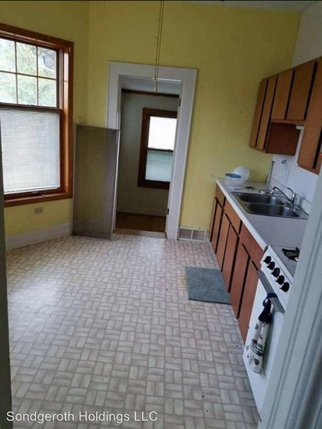 Building Photo - 1 br, 1 bath Apartment - 712 Indiana Ave.