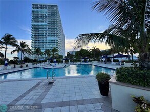 Building Photo - 2100 S Ocean Ln