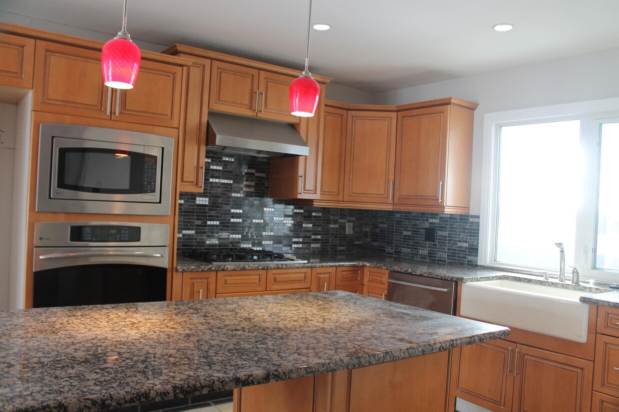 Primary Photo - 1724-1755 55 St NW
