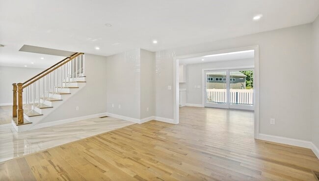 Building Photo - 19 Arbor Ct