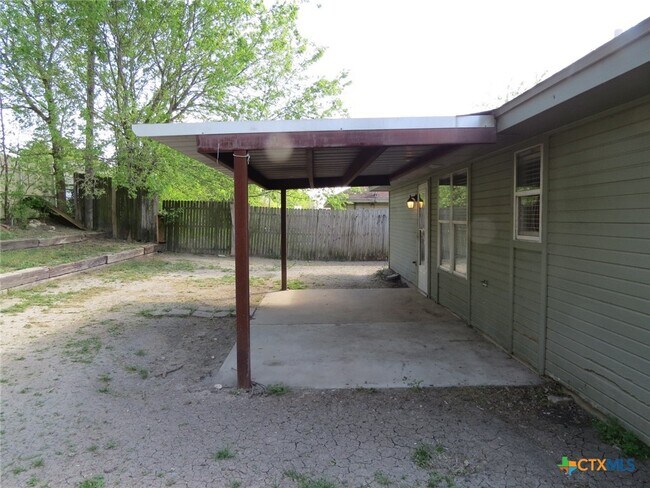 Foto del edificio - 2606 Cross Timber Dr