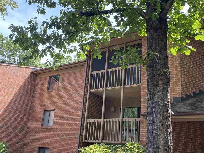 Building Photo - 101 Turtle Creek Rd