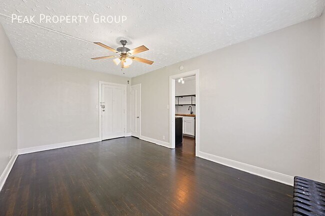 Building Photo - The purrfect place to sit & stay for you a...