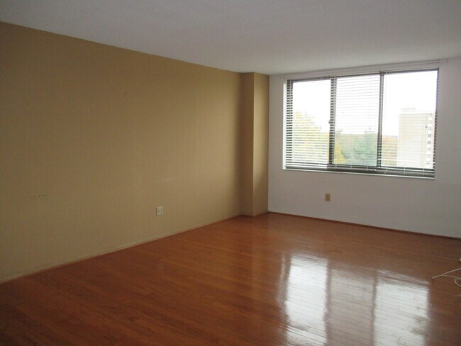 Photo - One Bedroom at Place One Condo in Alexandria