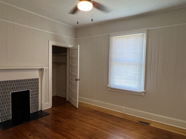 Building Photo - 726 Maywood St