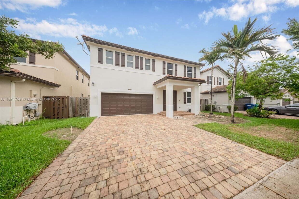 Foto principal - 12119 SW 253rd St