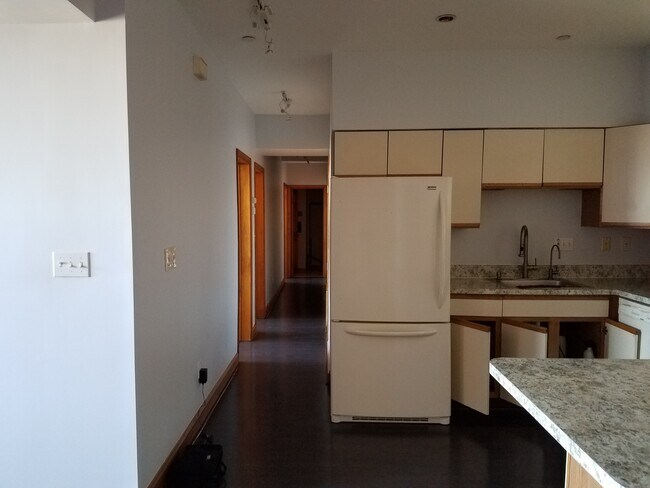 kitchen/corridor - 75 Wheeler Ave