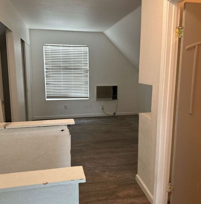 Foto del edificio - Gorgeous 3 Bedroom with Fully Functional S...