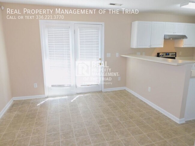 Building Photo - Charming 4 Bedroom, 2 Bath in Greensboro 2...