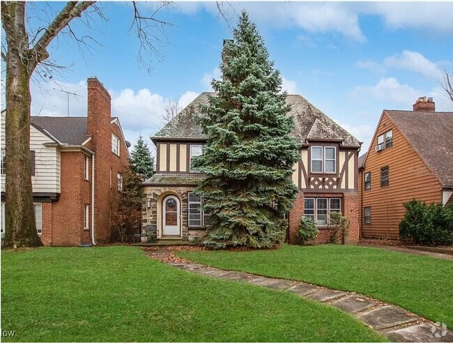 Front from street - 17800 Winslow Rd