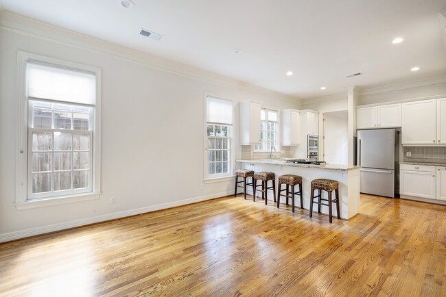 Foto del edificio - 2709 Wroxton Rd