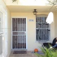 Building Photo - 1236 SW 104th Ct