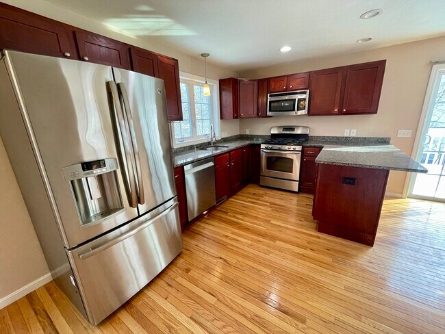 Building Photo - 84 C St