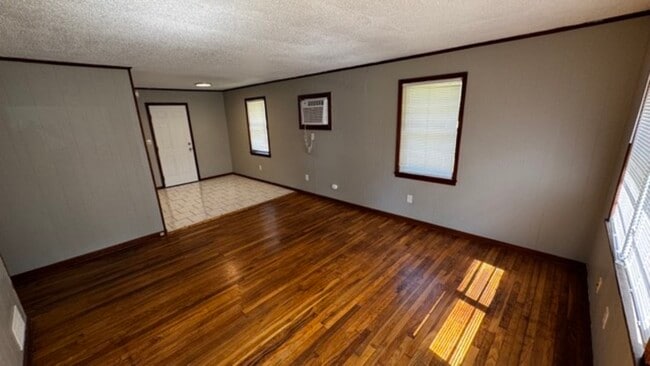 Building Photo - 239 Navy Dr