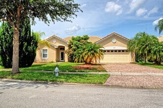 Building Photo - 4000 Bougainvillea Pl