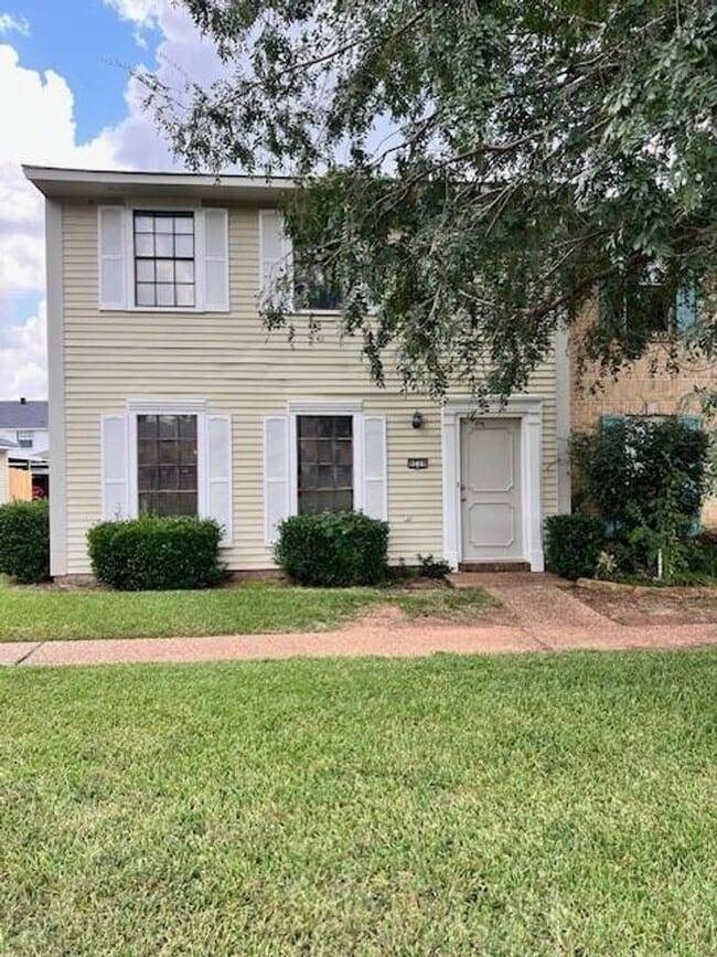 Building Photo - 9510 Balsa Dr