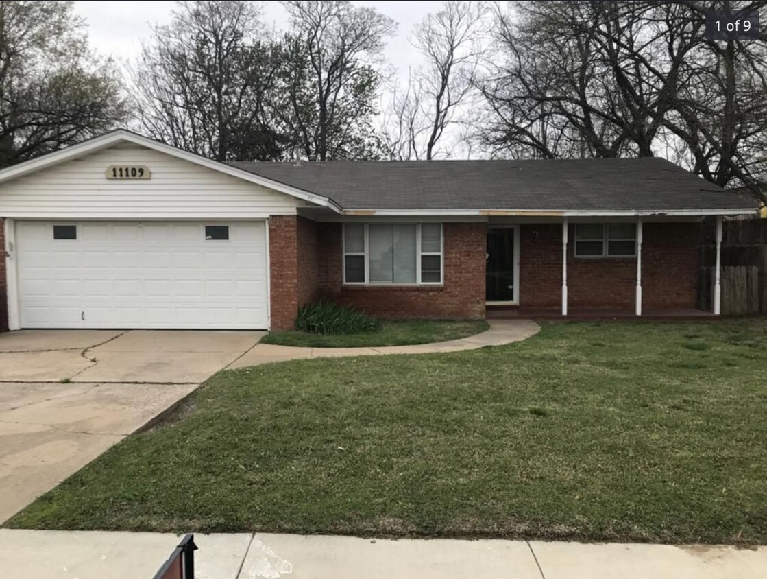 Foto principal - Beautiful 4 Bedroom 2 Bath home