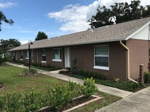 Building Photo - 1115 Royal Palm Ave