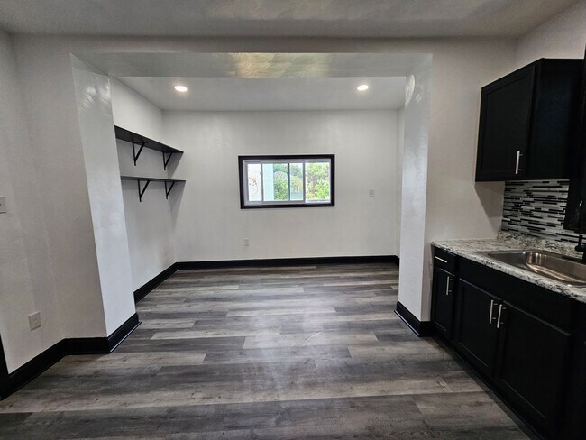 Foto del edificio - Newly updated 3 Bedroom 1 Bathroom house l...