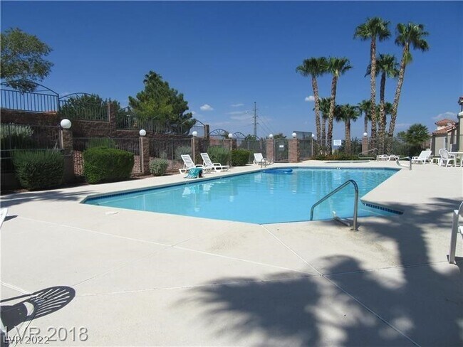 Building Photo - 693 Bay View Dr