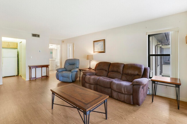 Building Photo - 2703 SW Matheson Ave