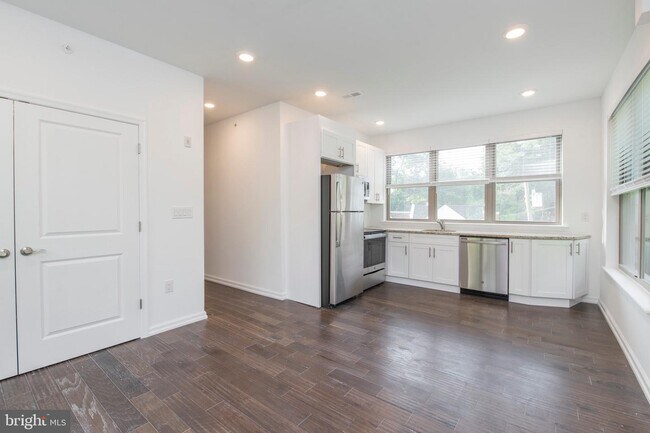 Foto del edificio - 641 Green Ln