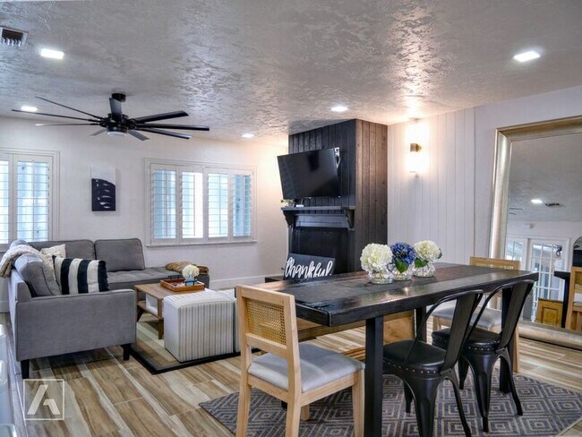 Foto del edificio - 1378 Bailey Ave