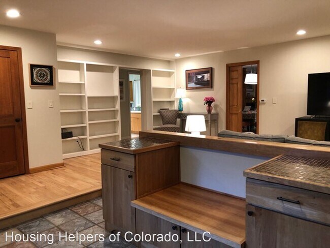 Building Photo - 3 br, 2 bath House - 775 Grape Avenue