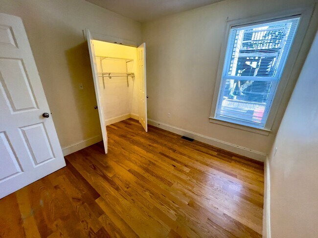 Building Photo - PRATT ST ALLSTON 4bed 2bath AVAILABLE 9/1/2025