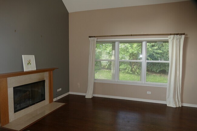 Building Photo - 2043 Tamahawk Ln