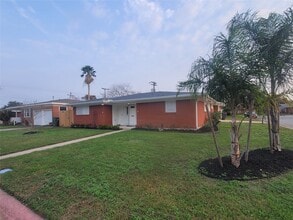 Building Photo - 107 Avalon Way