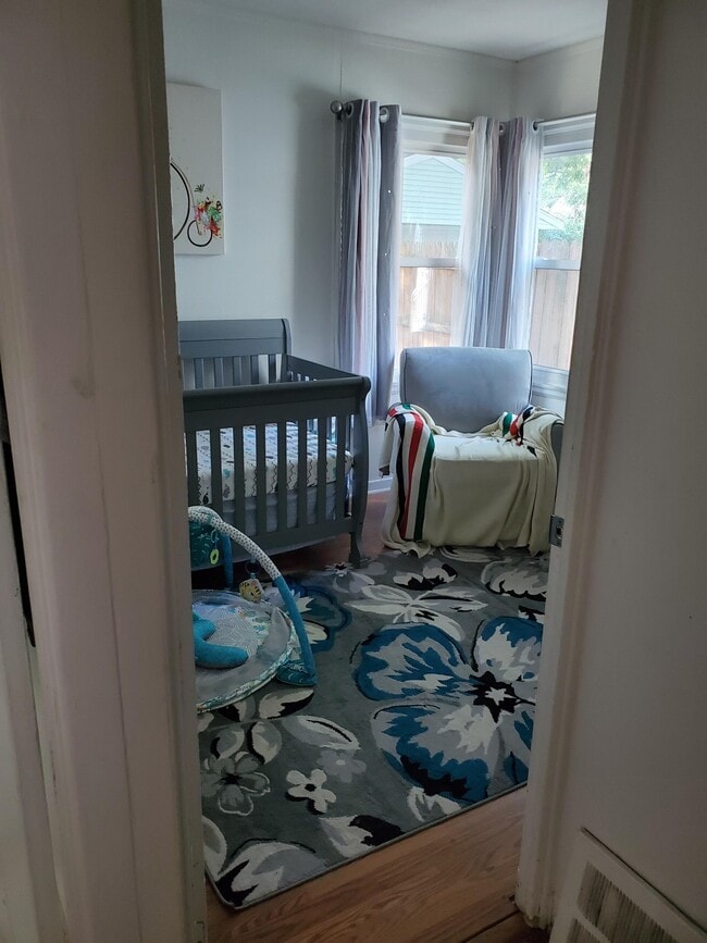 Bedroom 2 View 1 - 2725 Myrtle St