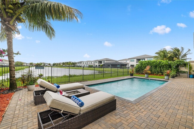 Building Photo - 17099 Five Waters Ave