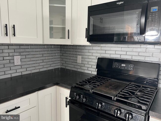 Foto del edificio - 136 Davis St