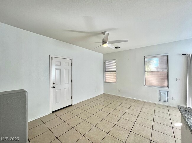 Foto del edificio - 8074 Kings Ransom St