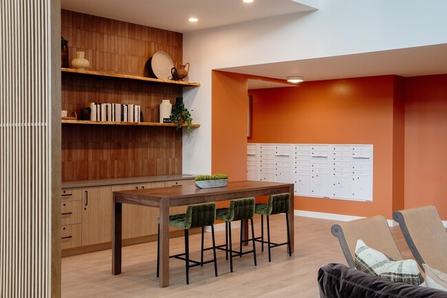 Building Photo - Alta Norra